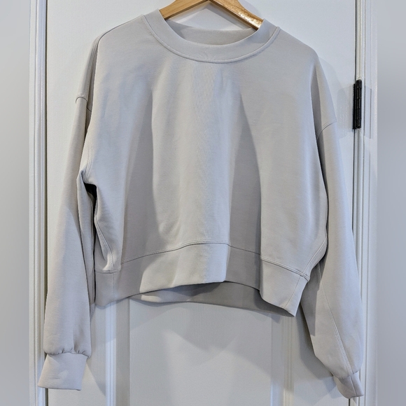 Lululemon Softstreme Perfectly Oversized Cropped Chrome Crew Sweatshirt Size 8 - Picture 3 of 14
